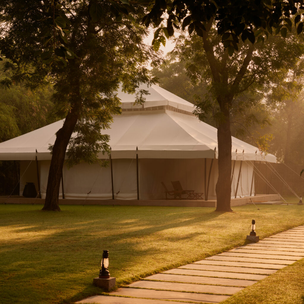 The tents are positioned in a way to ensuring that each guest feels like they have their own private wilderness retreat. Rich fabrics, polished wood furnishings, and curated Indian artefacts form the interiors.