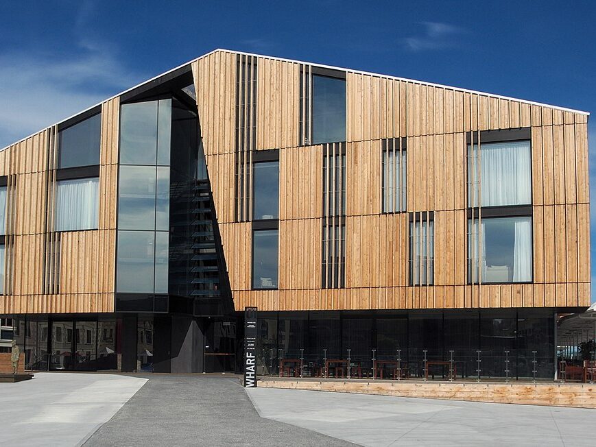 The hotel, which sits on the restored Old Macquarie Wharf, balances, is an ode of the history of Hobart and Tasmania itself. 