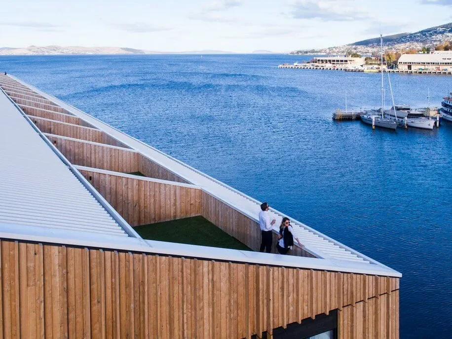 The hotel, which sits on the restored Old Macquarie Wharf, balances, is an ode of the history of Hobart and Tasmania itself. 