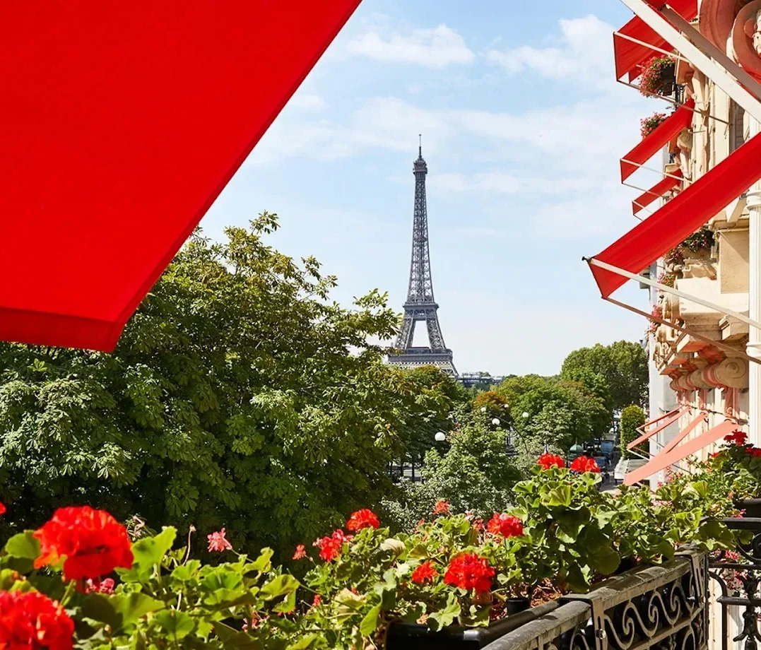 1-Hotel-Plaze-Athenee-Paris